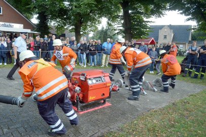 Schnelligkeit war bei den Feuerwehrleuten gefragt - Bild 20