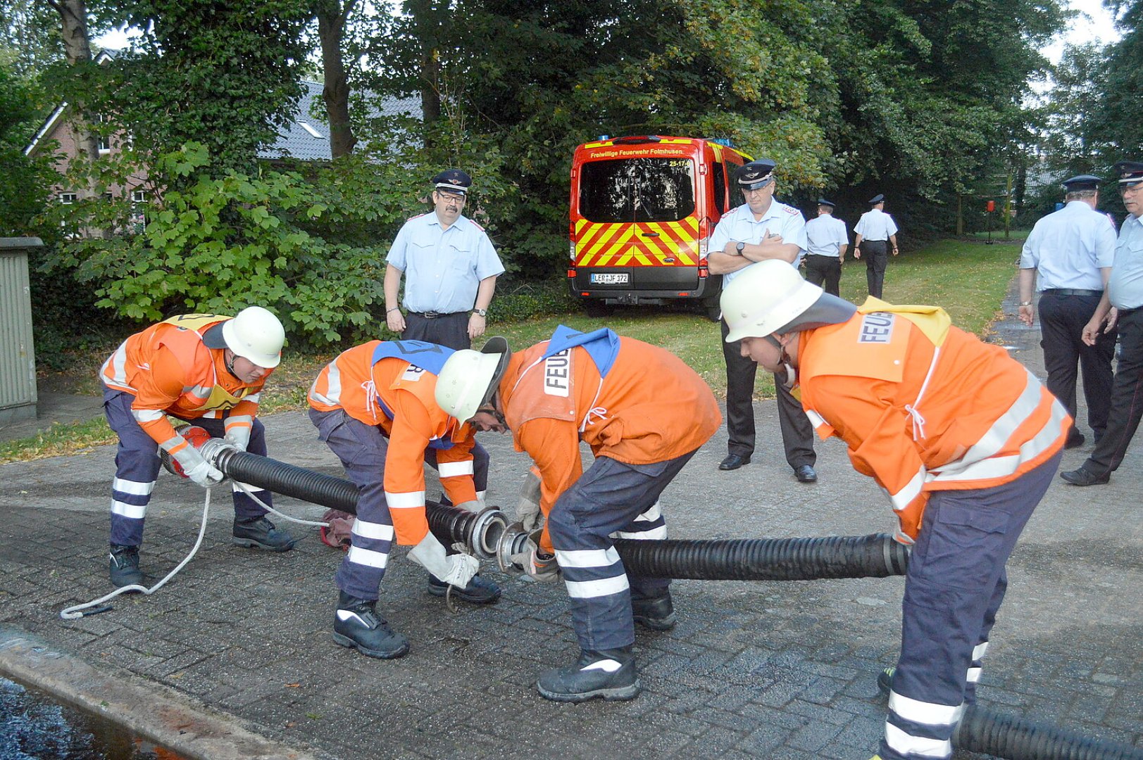 Schnelligkeit war bei den Feuerwehrleuten gefragt - Bild 23