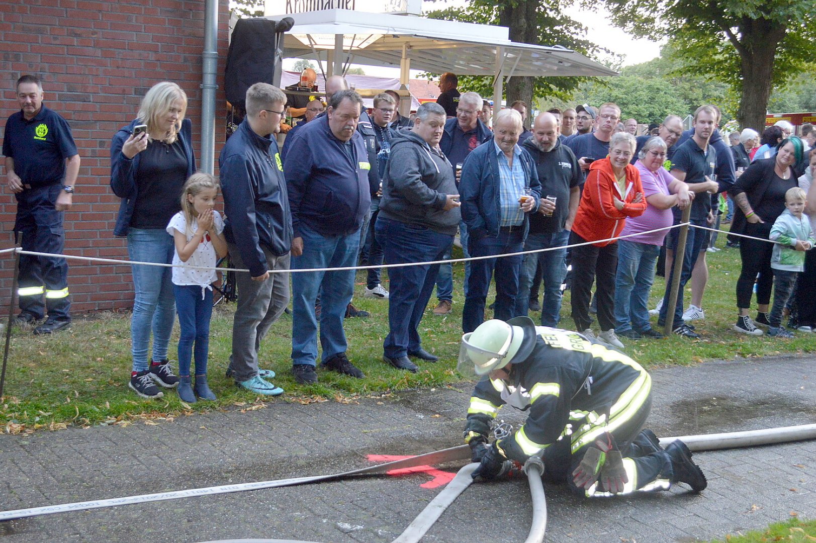 Schnelligkeit war bei den Feuerwehrleuten gefragt - Bild 39