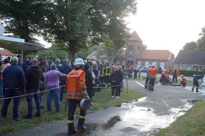 Schnelligkeit war bei den Feuerwehrleuten gefragt - Bild 43