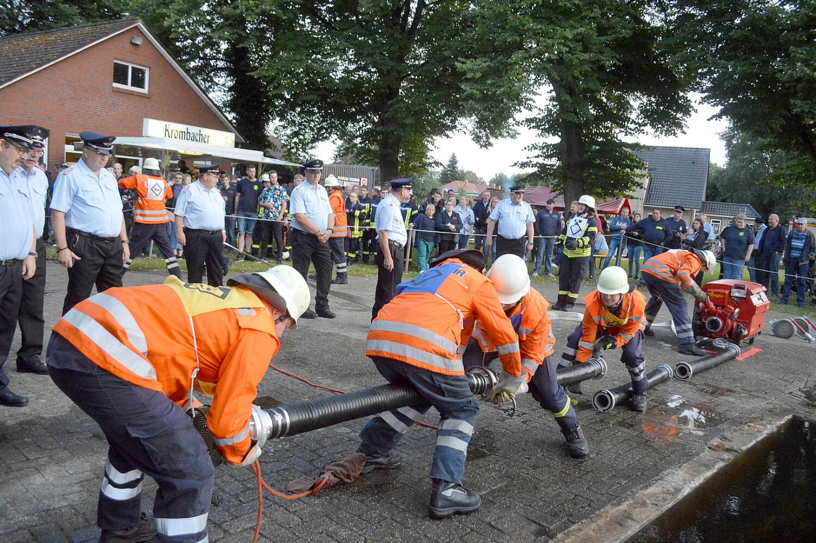 Schnelligkeit war bei den Feuerwehrleuten gefragt - Bild 48