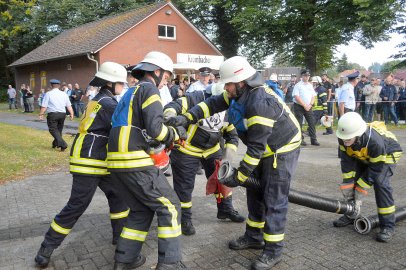 Schnelligkeit war bei den Feuerwehrleuten gefragt - Bild 59