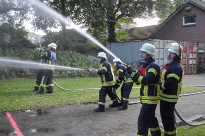 Schnelligkeit war bei den Feuerwehrleuten gefragt - Bild 63