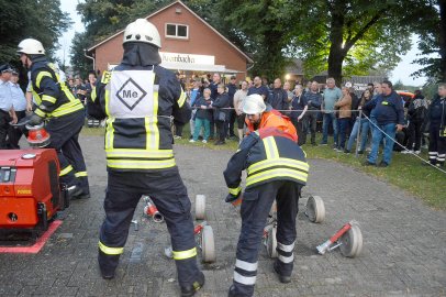 Schnelligkeit war bei den Feuerwehrleuten gefragt - Bild 65