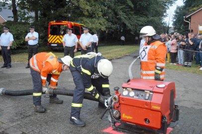 Schnelligkeit war bei den Feuerwehrleuten gefragt - Bild 66