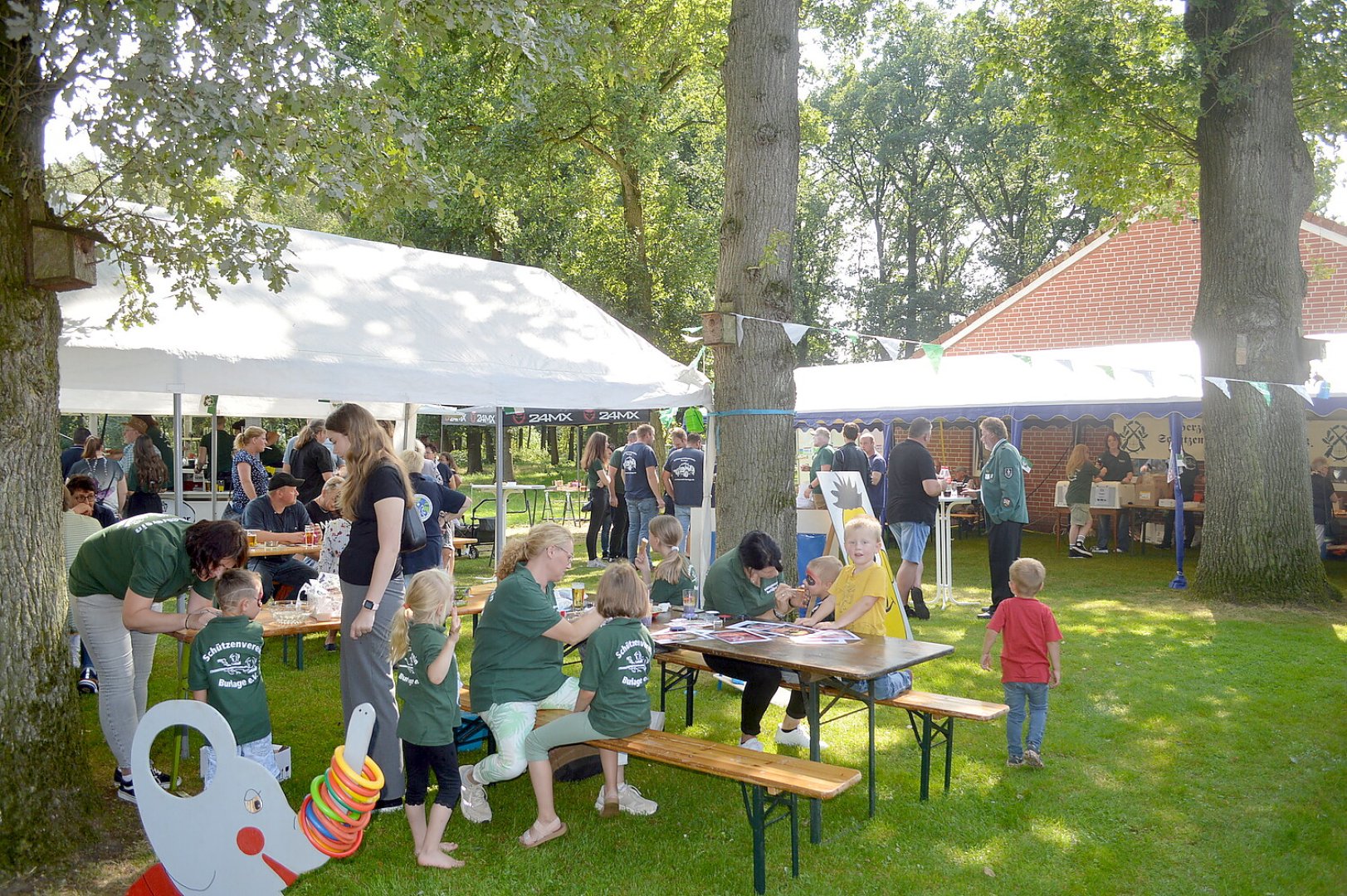 Familienfest in Burlage lockte viele Besucher - Bild 12