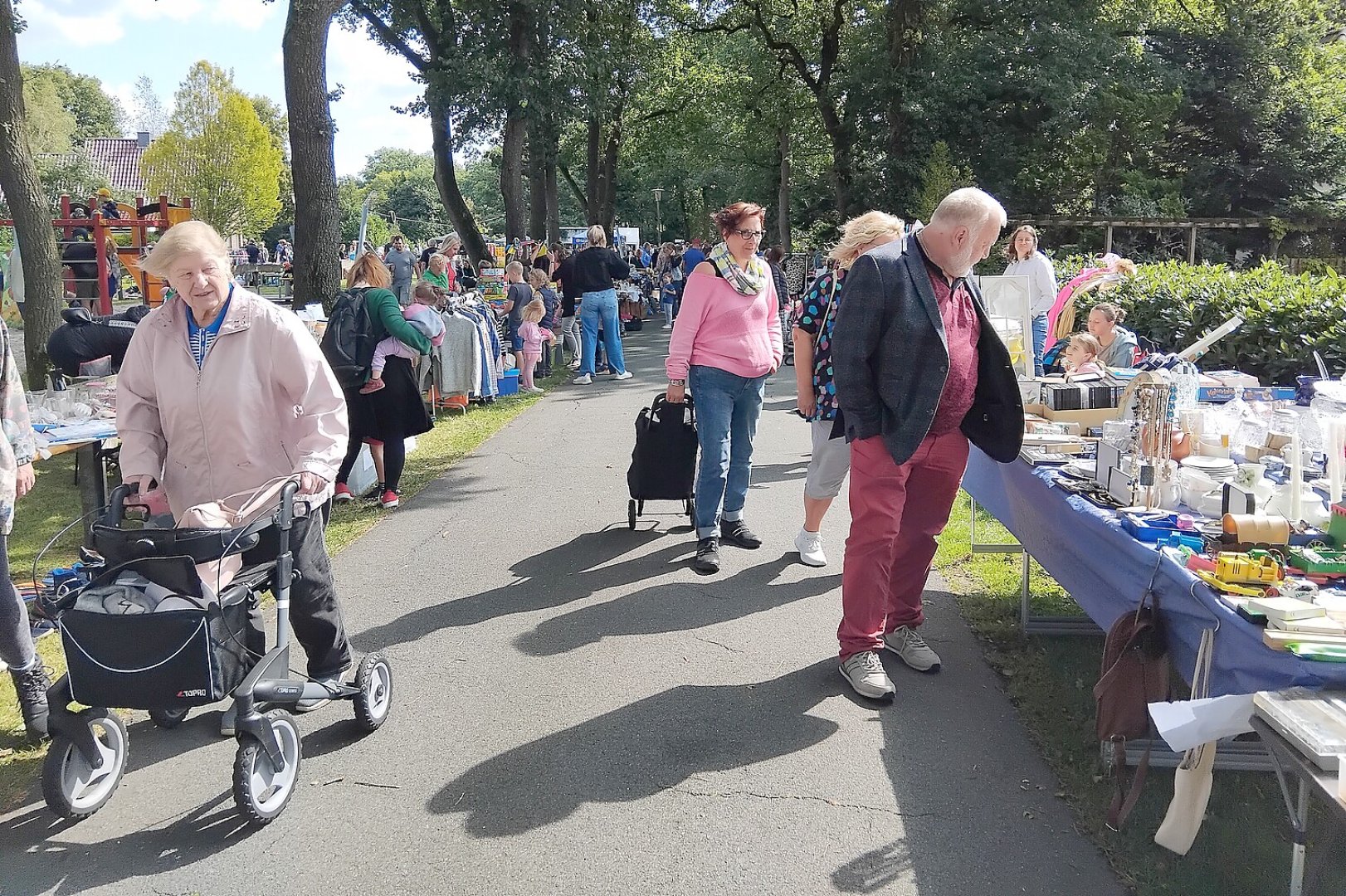 Spielplatzfest und Flohmarkt in Marienheil - Bild 10