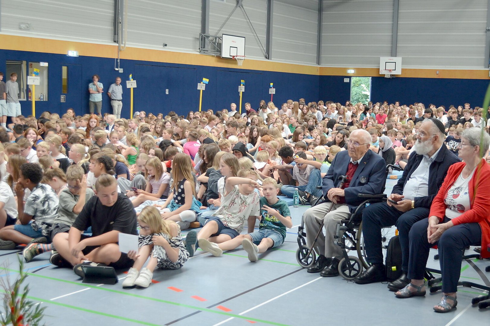 Festakt am Gymnasium in Rhauderfehn - Bild 25