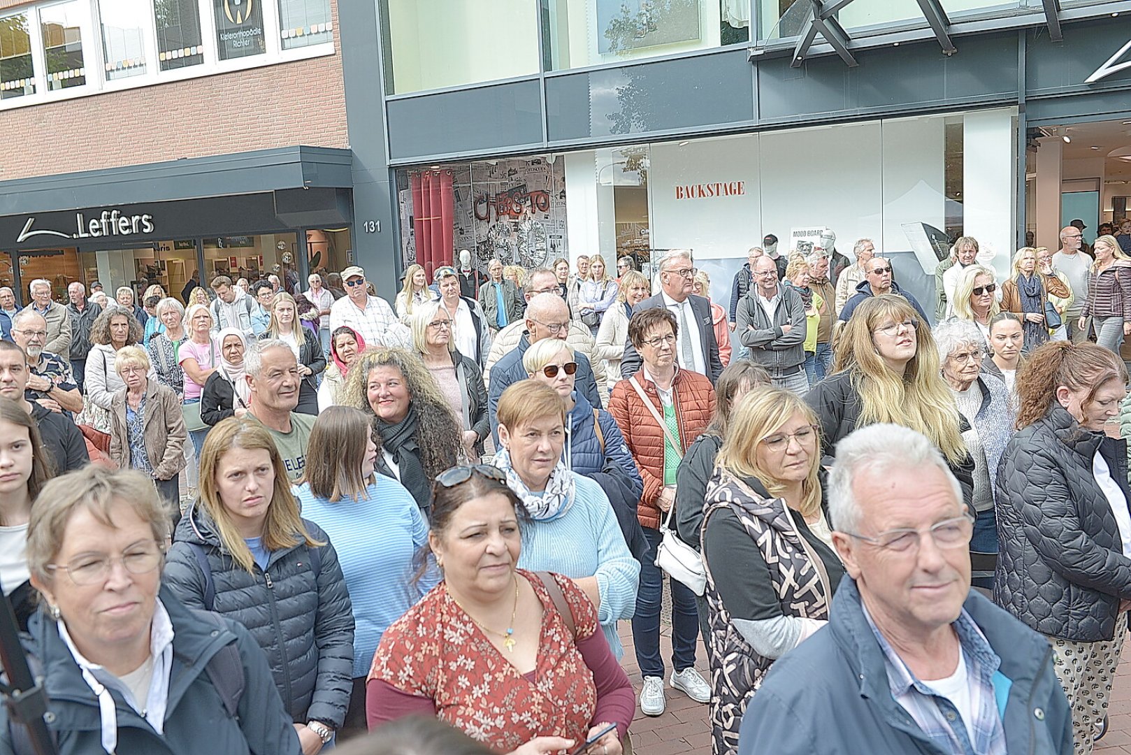 Modenacht und Trödelmarkt in Leer - Bild 3