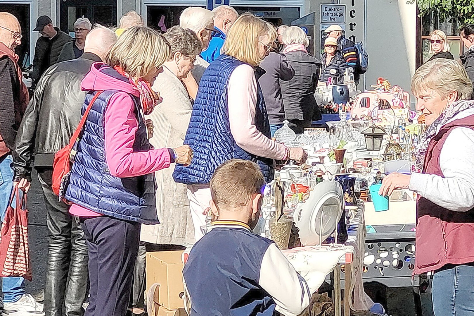 Modenacht und Trödelmarkt in Leer - Bild 17