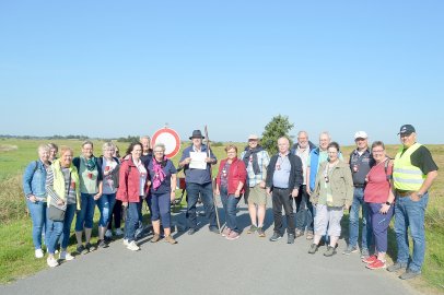 450 Personen nahmen an Weinwanderung teil - Bild 5