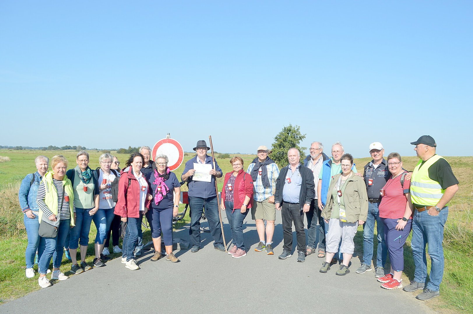 450 Personen nahmen an Weinwanderung teil - Bild 6