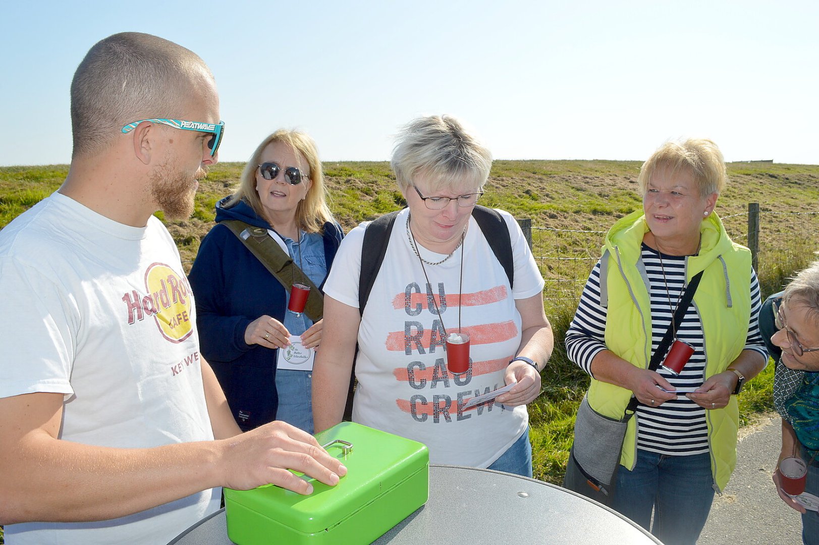 450 Personen nahmen an Weinwanderung teil - Bild 12