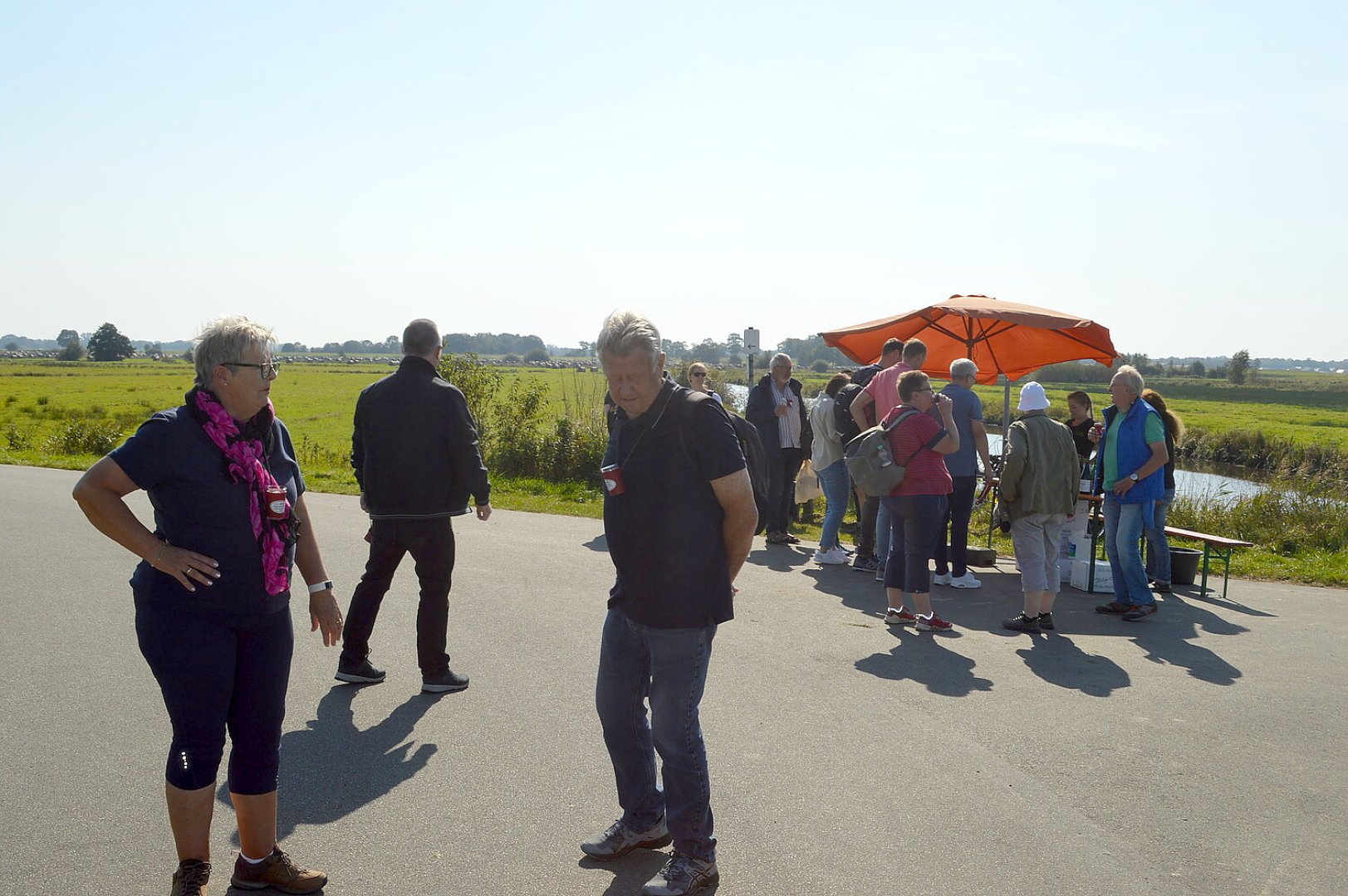 450 Personen nahmen an Weinwanderung teil - Bild 28