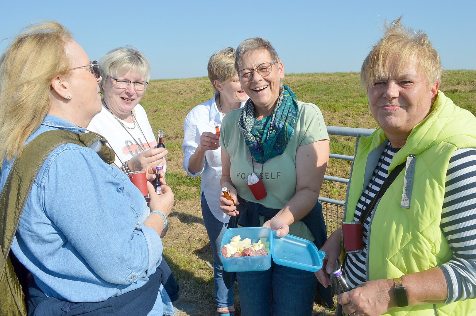 450 Personen nahmen an Weinwanderung teil - Bild 31