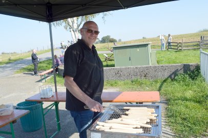 450 Personen nahmen an Weinwanderung teil - Bild 37