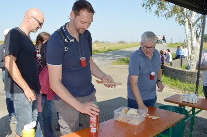 450 Personen nahmen an Weinwanderung teil - Bild 38