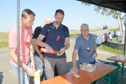 450 Personen nahmen an Weinwanderung teil - Bild 39