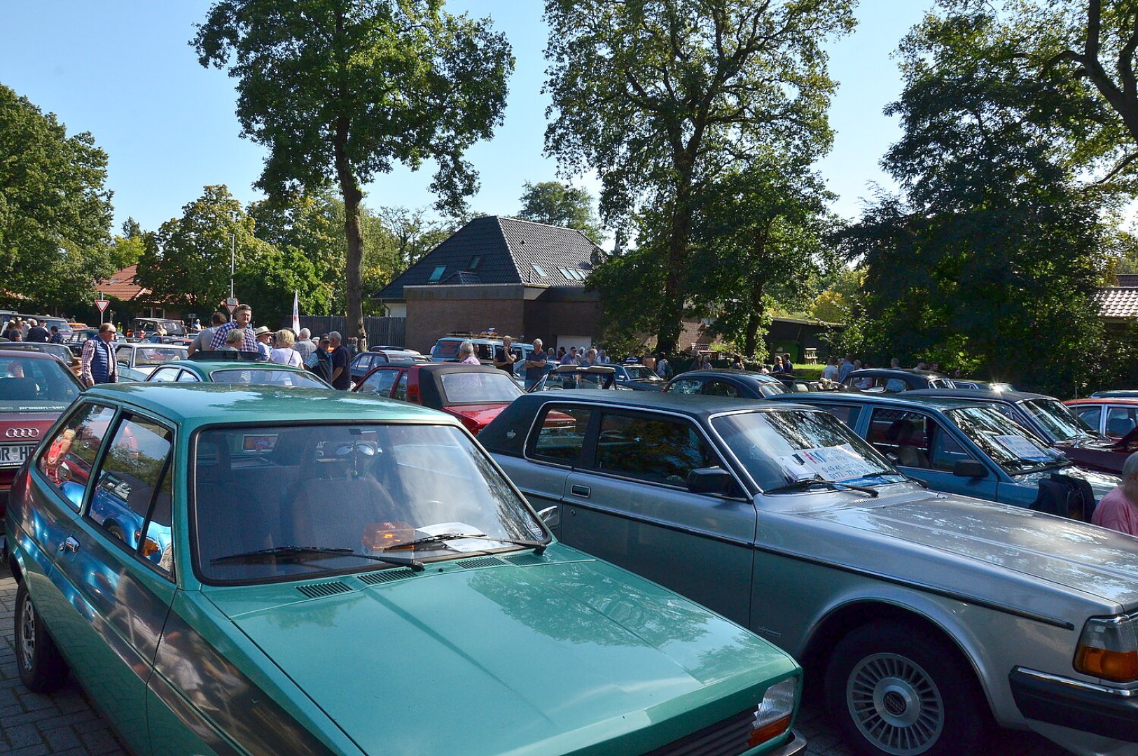 Herbstmarkt Remels bei Sonnenschein gut besucht - Bild 7