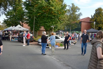 Herbstmarkt Remels bei Sonnenschein gut besucht - Bild 14