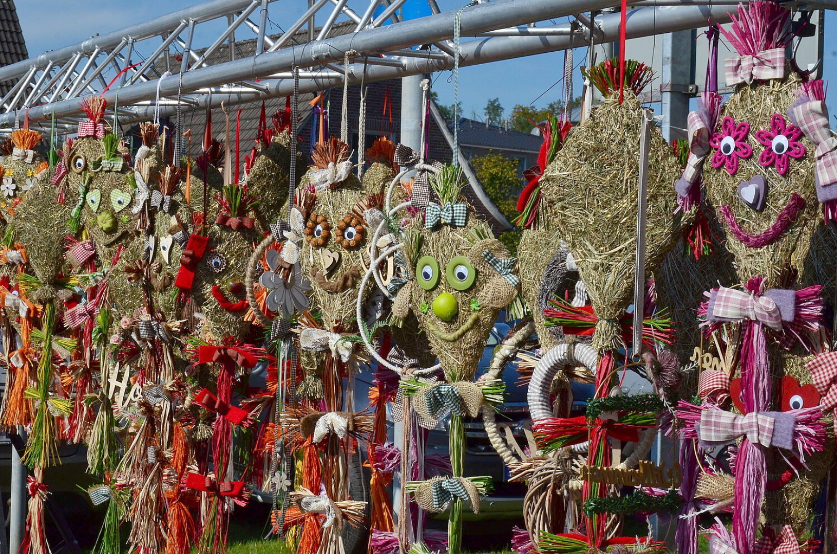 Herbstmarkt Remels bei Sonnenschein gut besucht - Bild 28