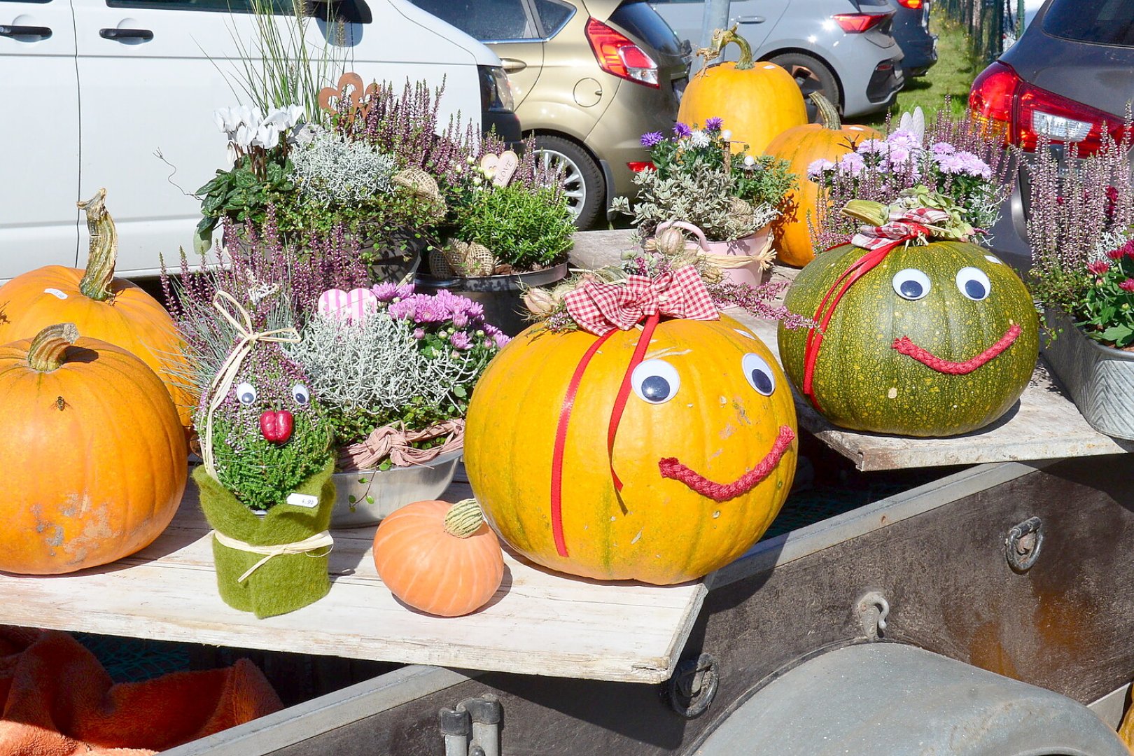 Herbstmarkt Remels bei Sonnenschein gut besucht - Bild 30