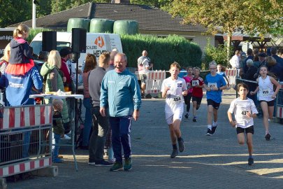 Herbstmarkt Remels bei Sonnenschein gut besucht - Bild 37