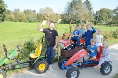 Tolle Stimmung auf den 27 Erntewagen - Bild 47