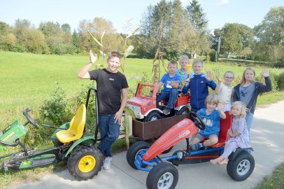 Tolle Stimmung auf den 27 Erntewagen - Bild 48