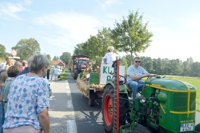 Tolle Stimmung auf den 27 Erntewagen - Bild 63