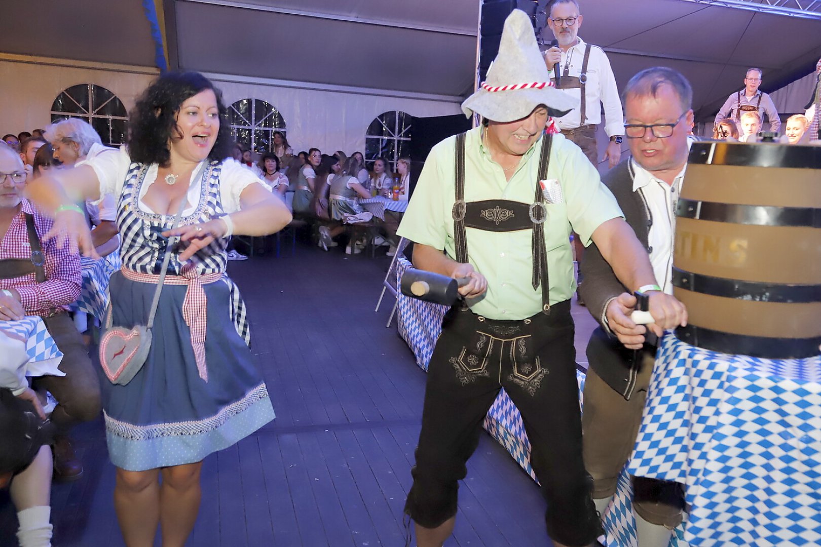 Gute Laune beim Harkebrügger Oktoberfest - Bild 15