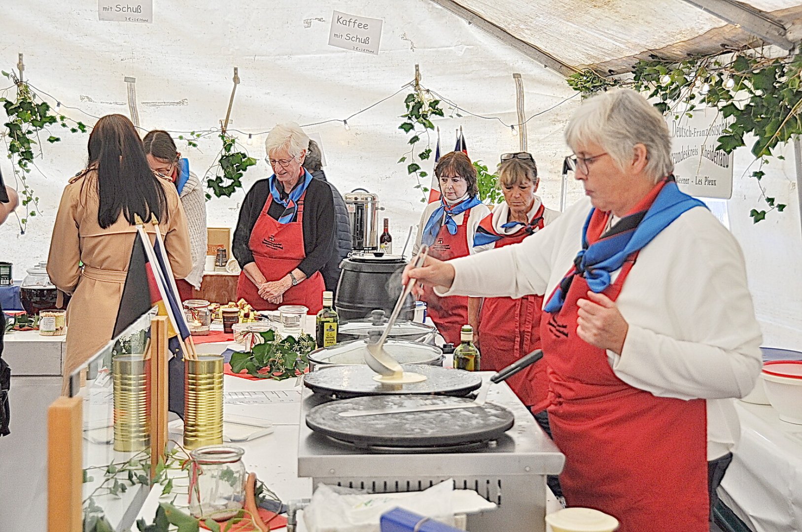 Die Bilder vom Weinfest in Weener - Bild 5