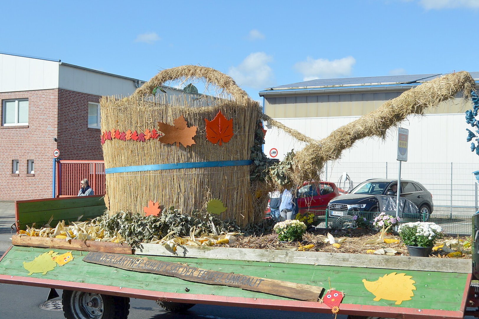 79 Wagen bei Ernteumzug in Völlenerkönigsfehn - Bild 17