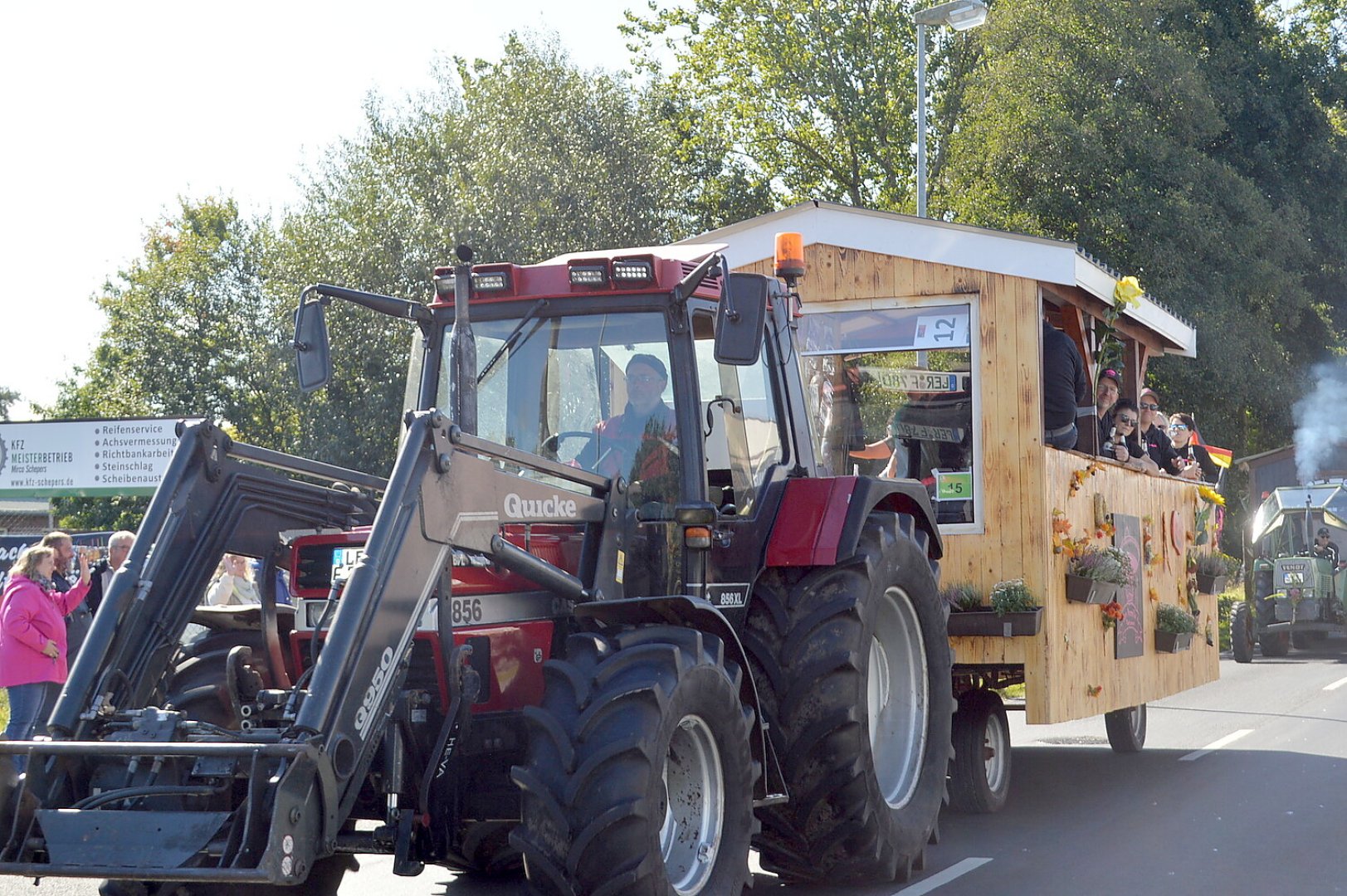 79 Wagen bei Ernteumzug in Völlenerkönigsfehn - Bild 65