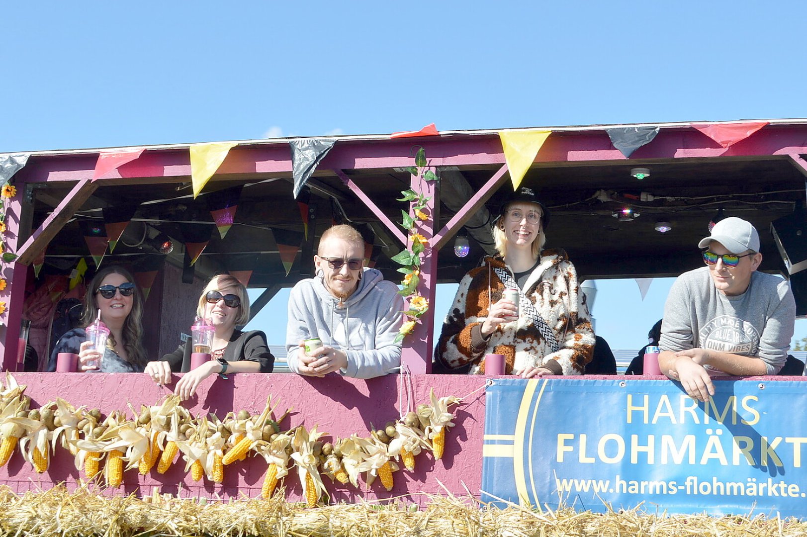 79 Wagen bei Ernteumzug in Völlenerkönigsfehn - Bild 107