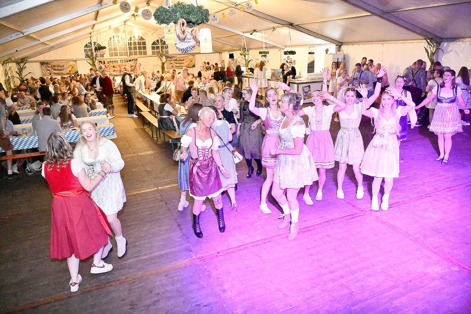 Die Fotos vom Oktoberfest in Veenhusen Teil 2 - Bild 8