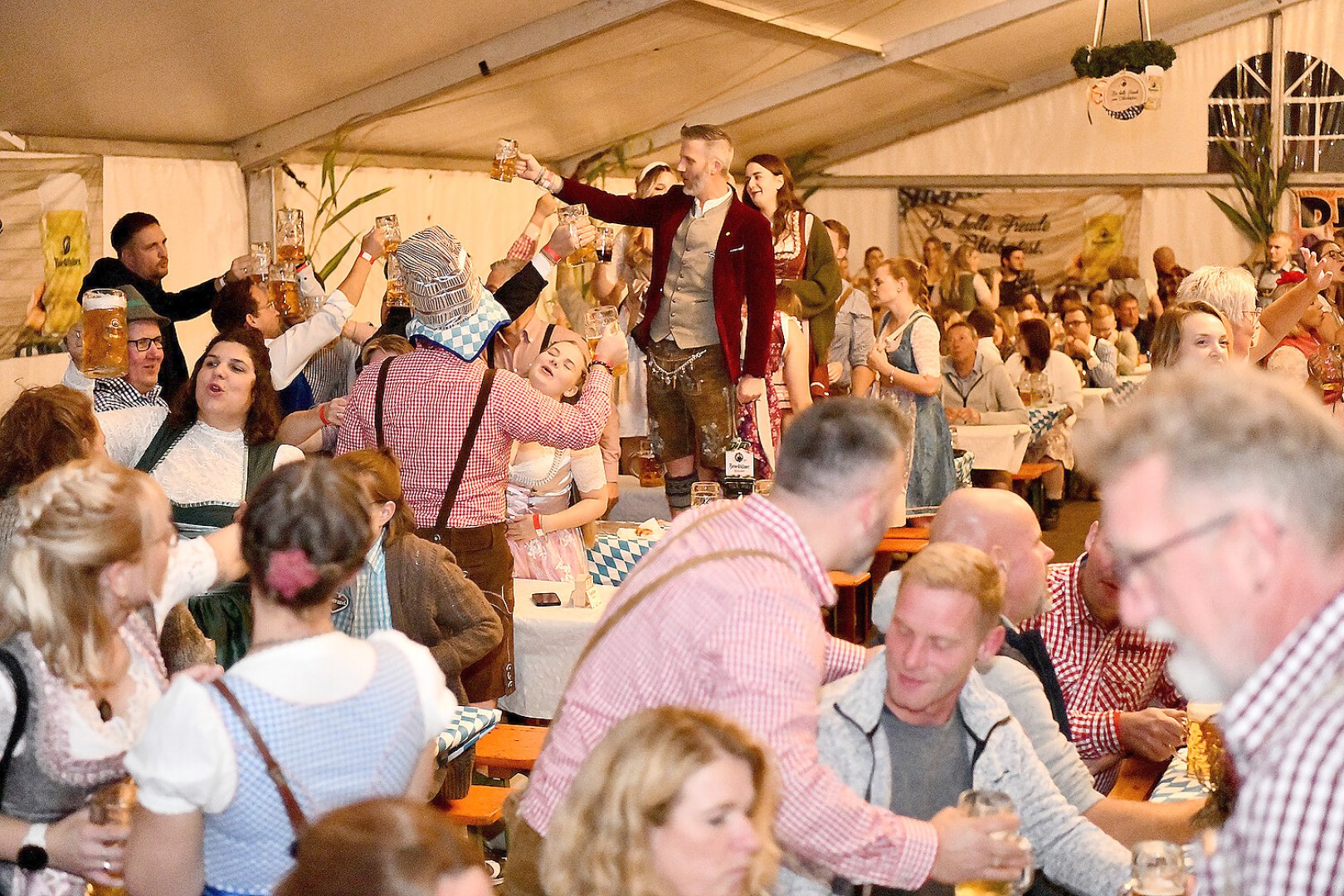 Die Fotos vom Oktoberfest in Veenhusen Teil 2 - Bild 23