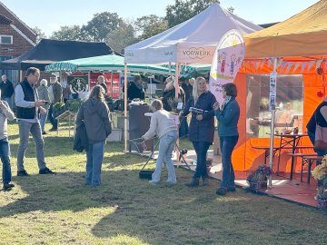 Buurnmarkt lockte wieder viele Gäste an - Bild 18