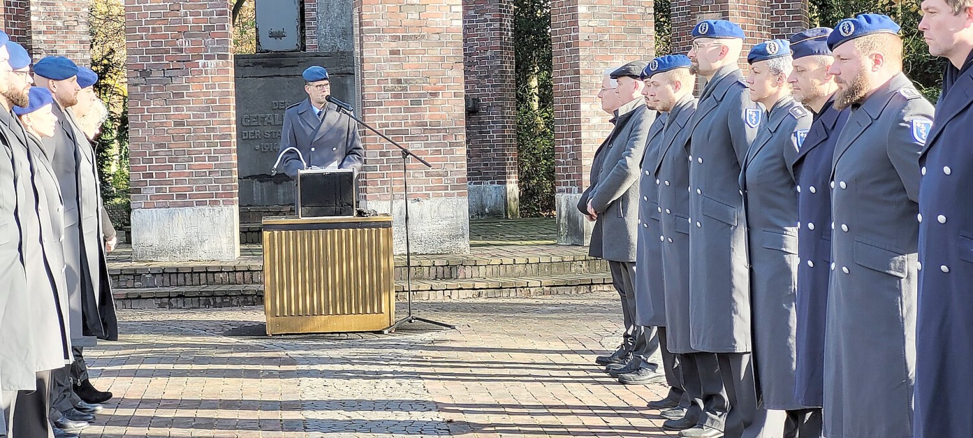 Volkstrauertag in Leer  - Bild 2