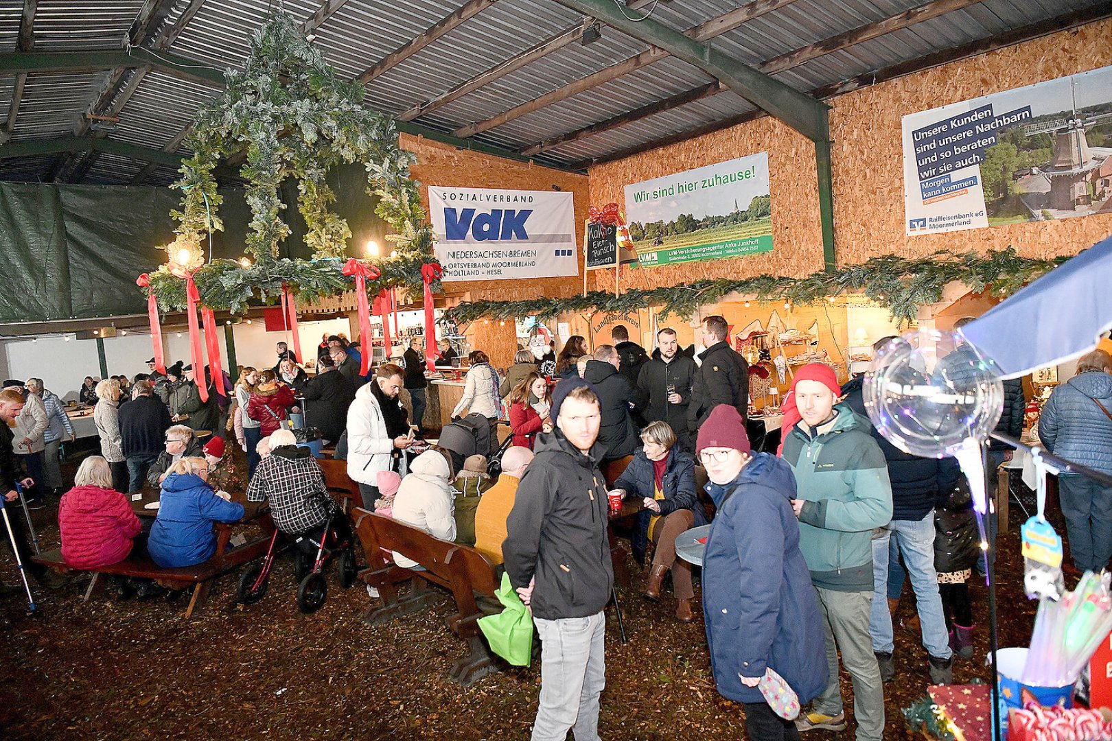 Der Weihnachtsmarkt in der Neermoorer Mühle - Bild 1