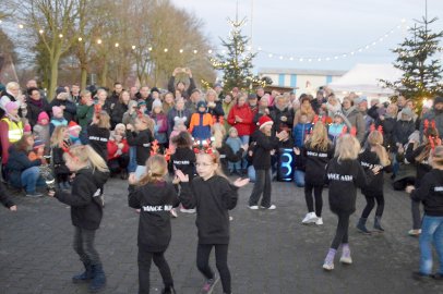 Weihnachtsmarkt-Premiere in Holterfehn war ein voller Erfolg - Bild 4