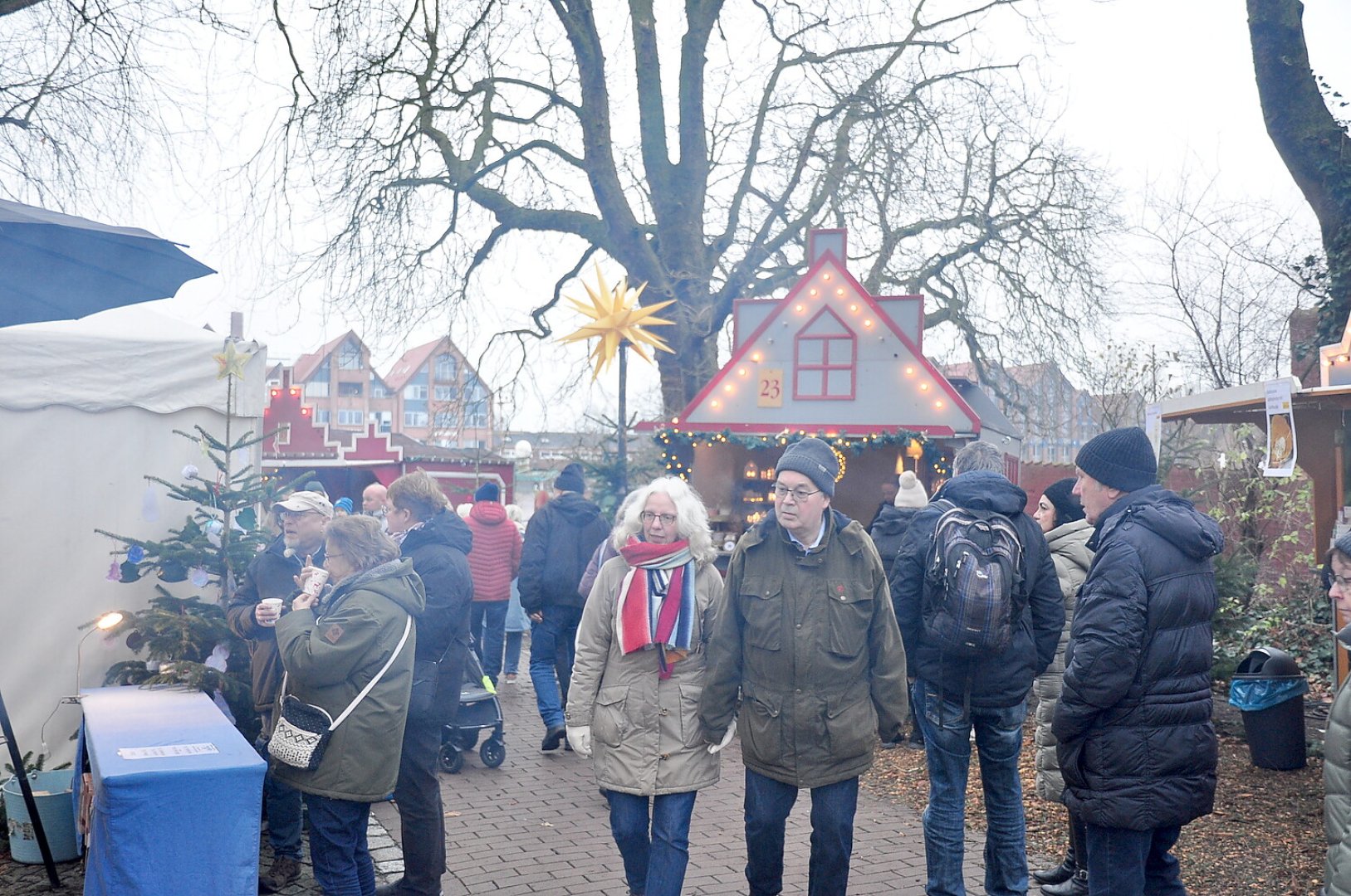 Wiehnachtsmarkt achter d' Waag in Leer - Bild 4