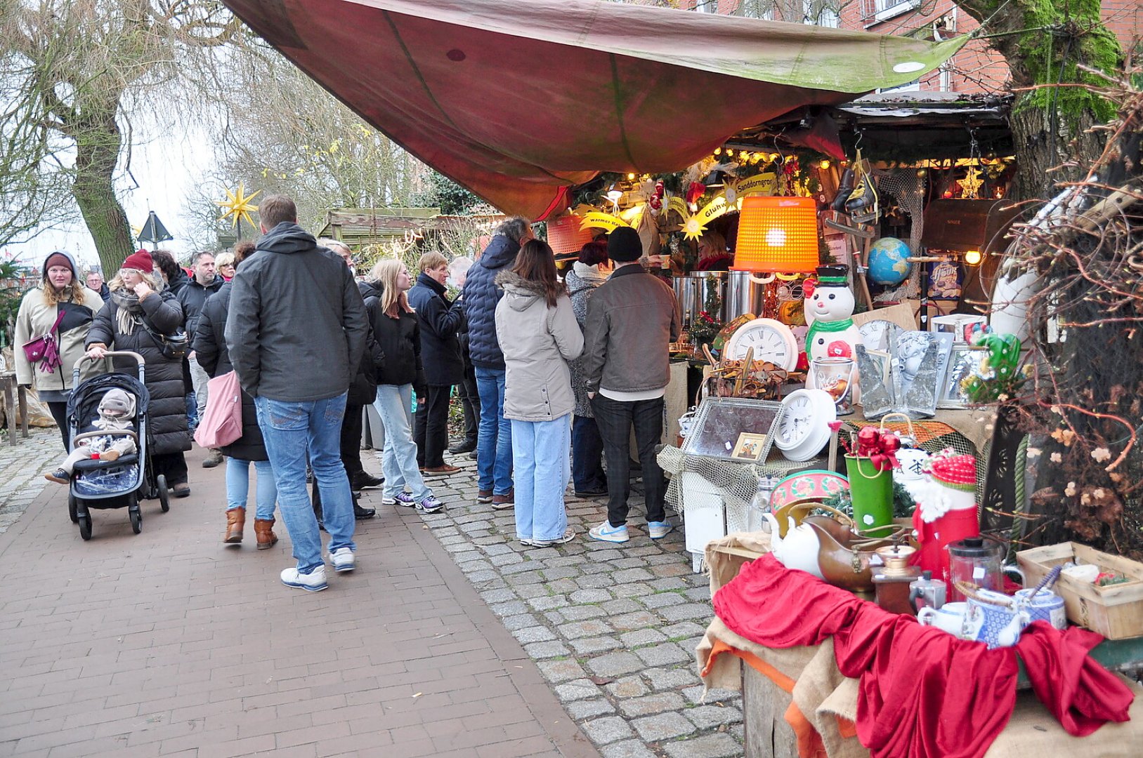 Wiehnachtsmarkt achter d' Waag in Leer - Bild 9