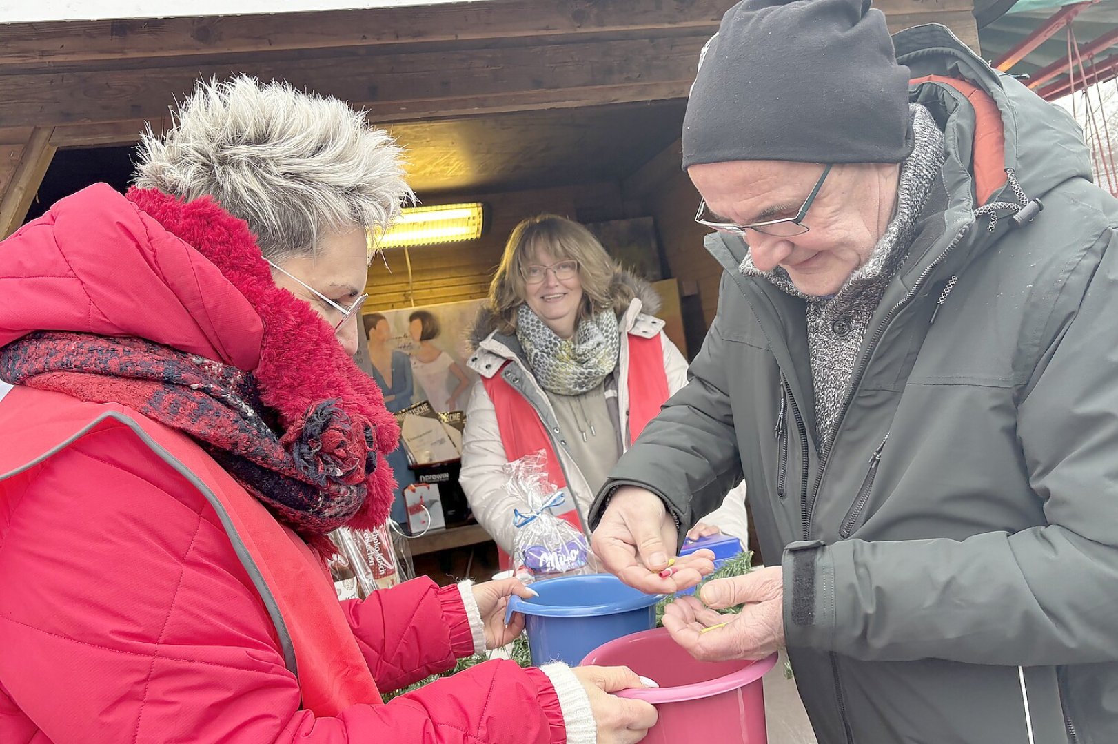 Erfolgreicher Weihnachtsmarkt in Ostrhauderfehn - Bild 1