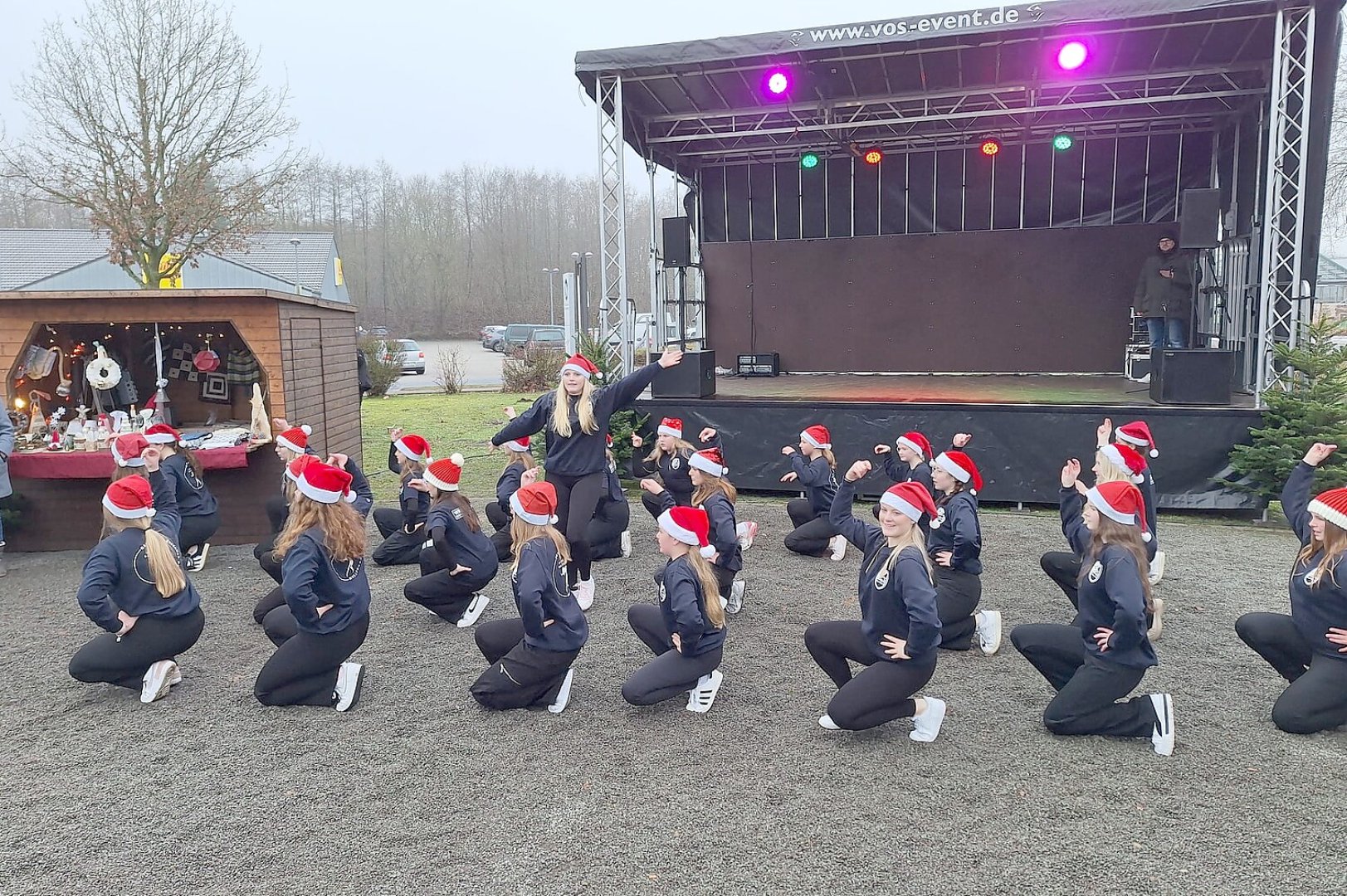 Erfolgreicher Weihnachtsmarkt in Ostrhauderfehn - Bild 33