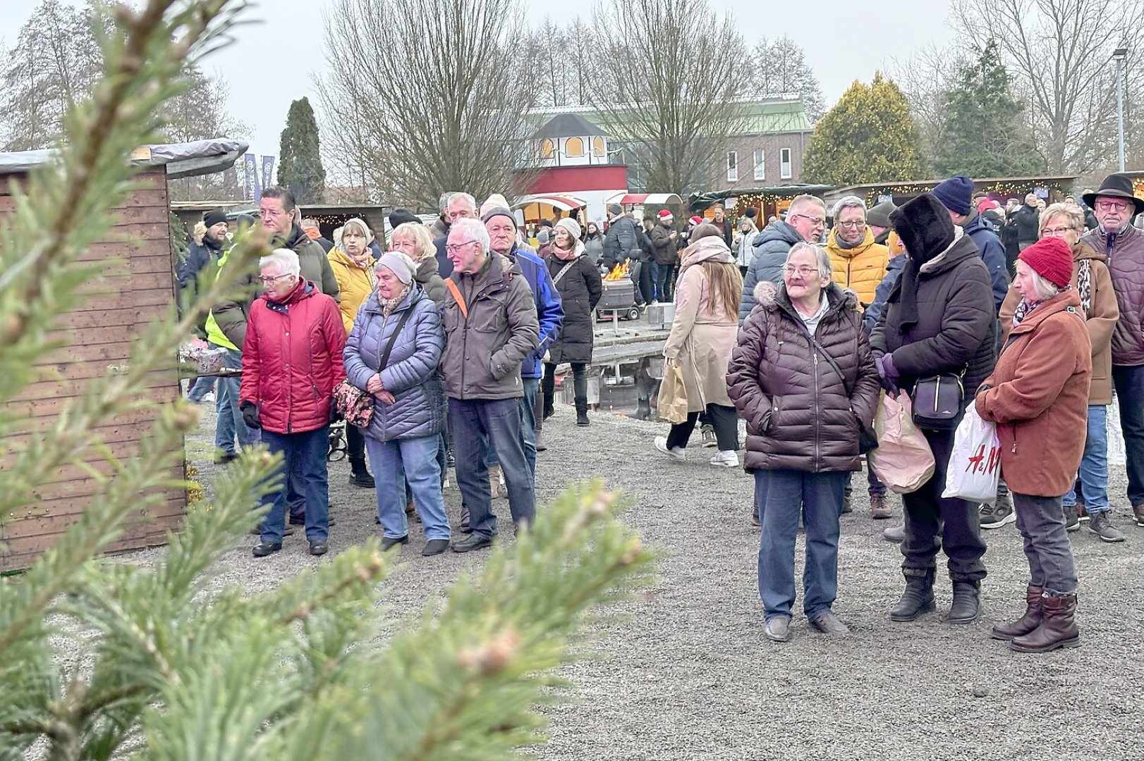 Erfolgreicher Weihnachtsmarkt in Ostrhauderfehn - Bild 37