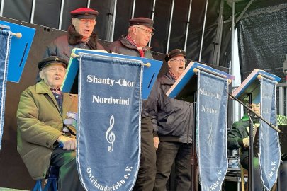 Erfolgreicher Weihnachtsmarkt in Ostrhauderfehn - Bild 38