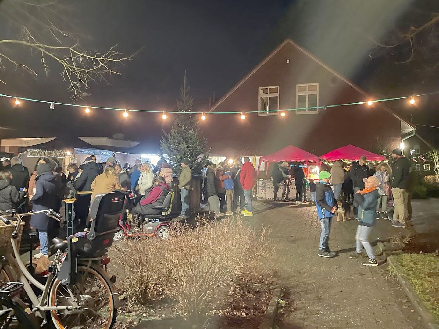 Weihnachtsmarkt Holtland - Bild 1