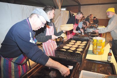 Zehn Bräter an der Mühle in Logabirum - Bild 2