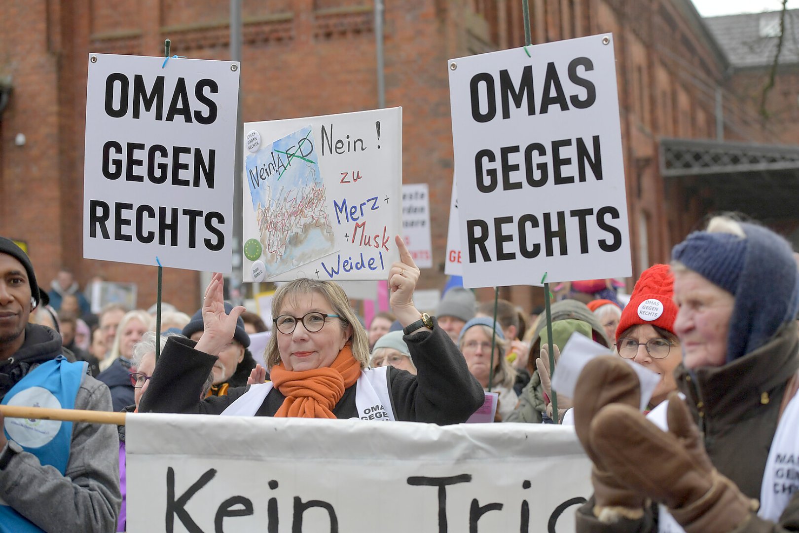 Mehr als 1500 Menschen bei Demonstration in Leer - Bild 15